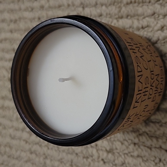 7oz Lavender Friendship Candle - Picture 4 of 4